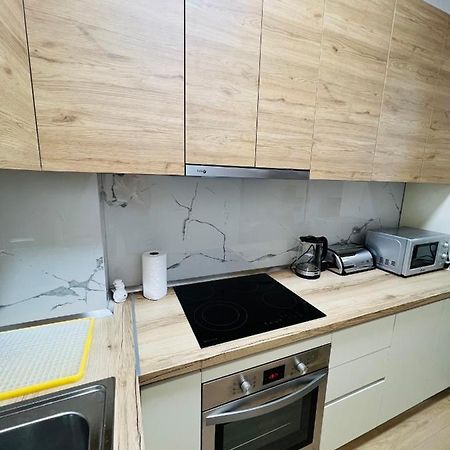 Lovely Apartment, Free Parking Tirana Exterior photo