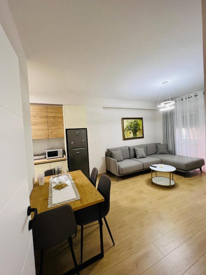 Lovely Apartment, Free Parking Tirana Exterior photo