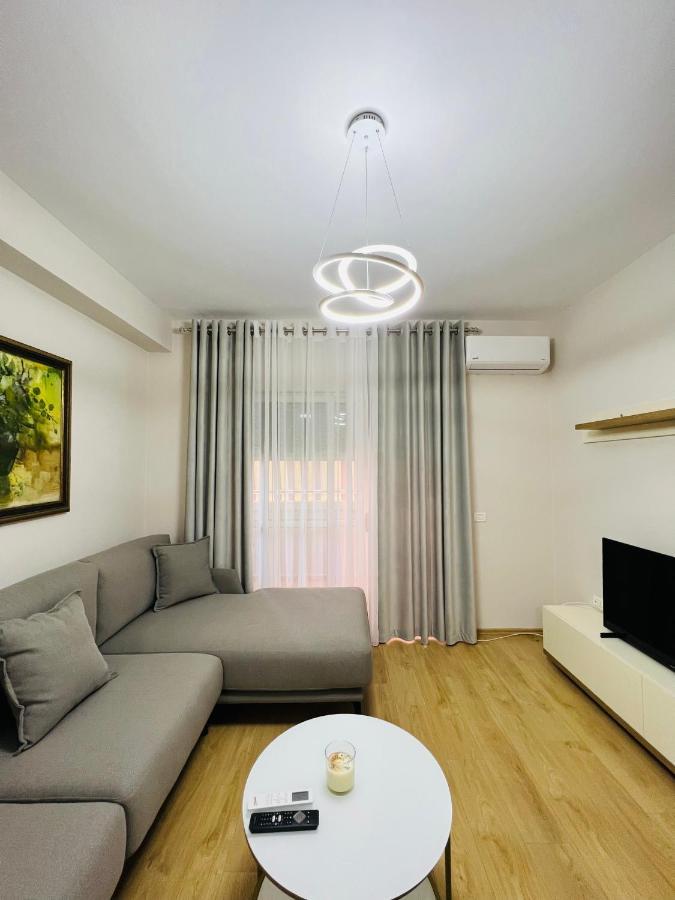 Lovely Apartment, Free Parking Tirana Exterior photo