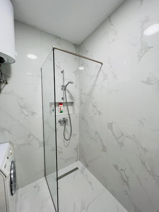Lovely Apartment, Free Parking Tirana Exterior photo